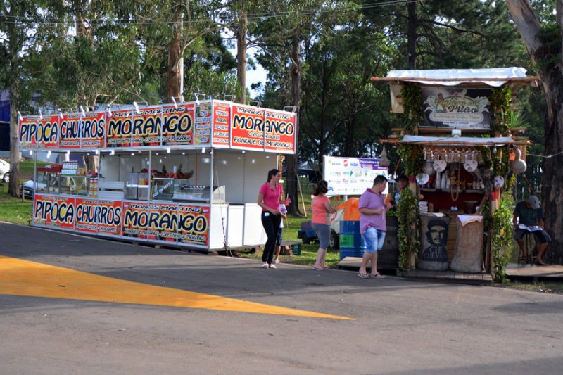 Rodeio Internacional disp&otilde;e de diversas op&ccedil;&otilde;es no ramo de alimenta&ccedil;&atilde;o e com&eacute;rcio