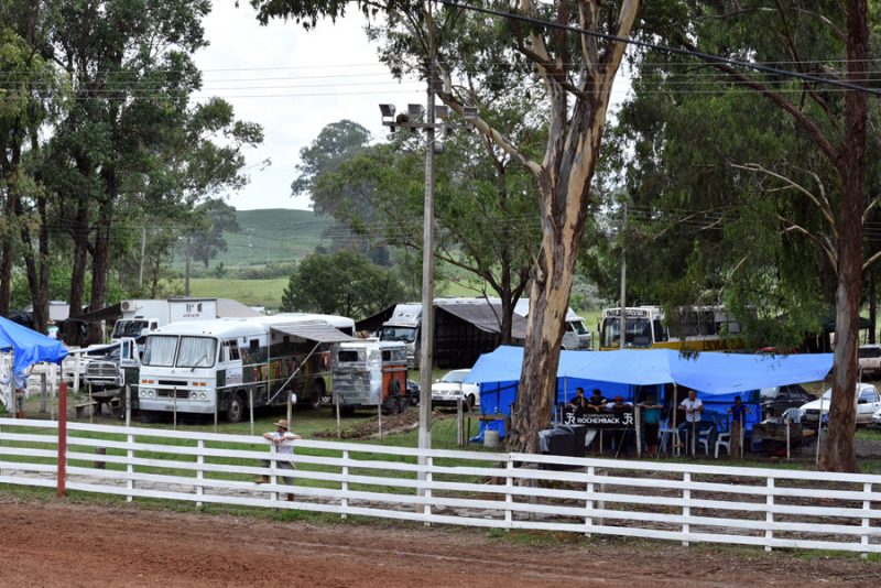 Laçadores começaram mostrar suas habilidades nas provas campeiras