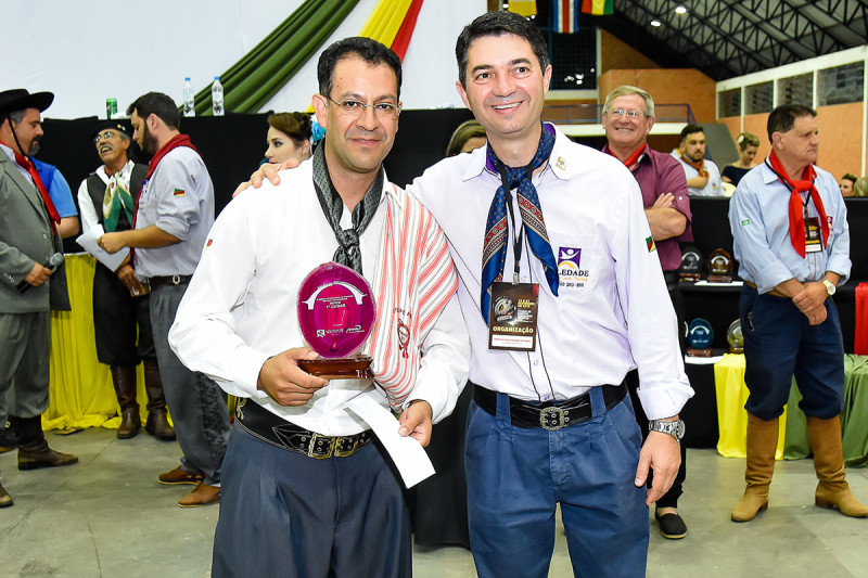 CTG Lalau Miranda é o campeão das Danças Tradicionais Adulto