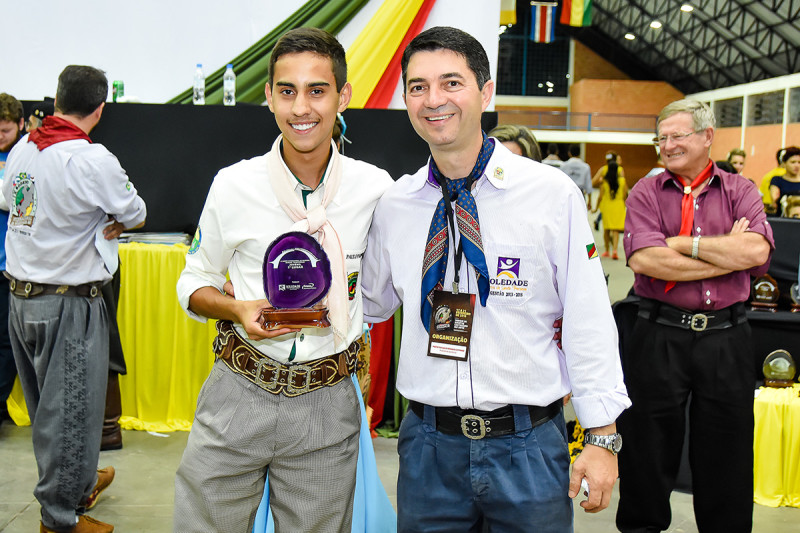 CTG Lalau Miranda é o campeão das Danças Tradicionais Adulto