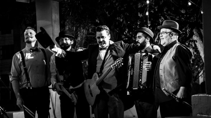 Pirisca Grecco e a Comparsa El&eacute;trica fazem show no Rodeio Internacional de Soledade