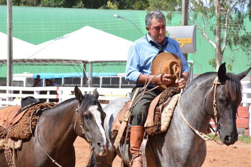 Bernardo Rossi Colombo é homenageado no X Rodeio Internacional de Soledade