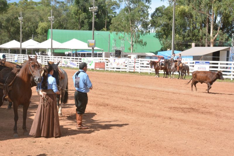 Bernardo Rossi Colombo é homenageado no X Rodeio Internacional de Soledade