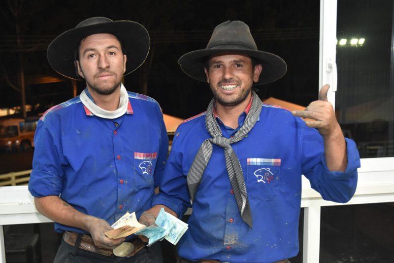 Pablo Frozza e Israel Freitas são os campeões do Laço Duplas Nacional