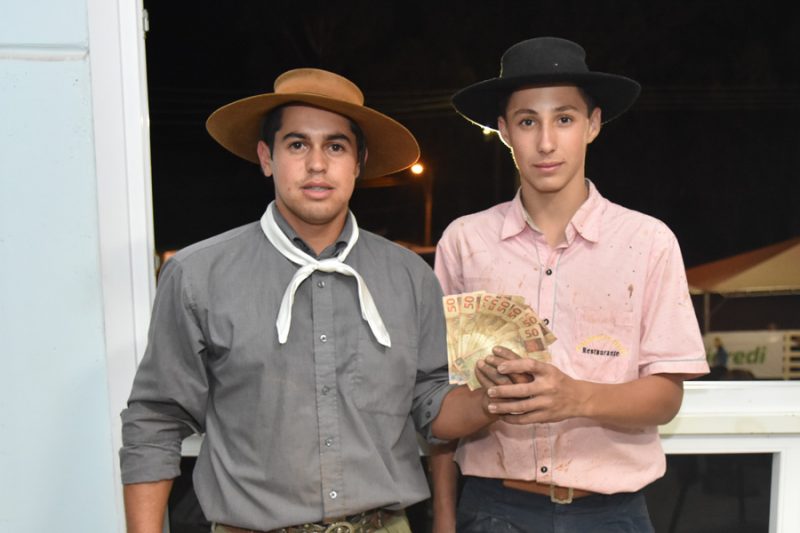 Pablo Frozza e Israel Freitas são os campeões do Laço Duplas Nacional