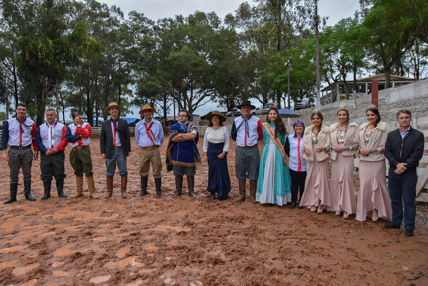 Integração marca abertura oficial do XII Rodeio Internacional de Soledade