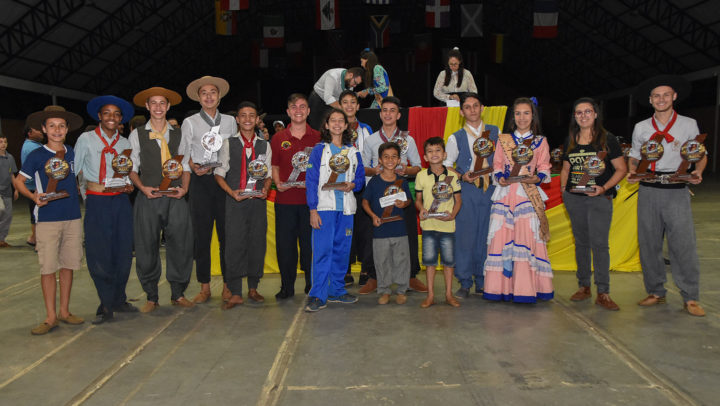 Conhecidos ganhadores das provas individuais do Rodeio Internacional de Soledade