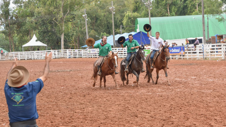 Autom&oacute;vel da prova Preciosidades do La&ccedil;o &eacute; dividido entre tr&ecirc;s la&ccedil;adores