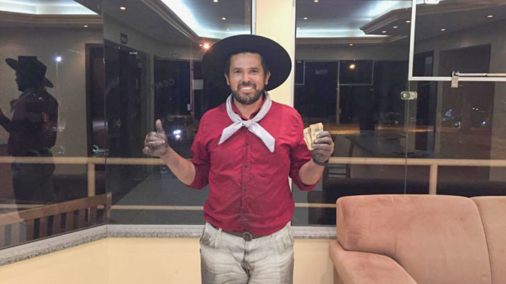 La&ccedil;o Duplas Nacional entrega premia&ccedil;&atilde;o de R$ 19 mil no Rodeio Internacional