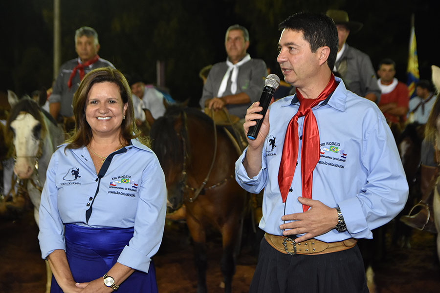 Aberto oficialmente um dos maiores rodeios do Rio Grande do Sul