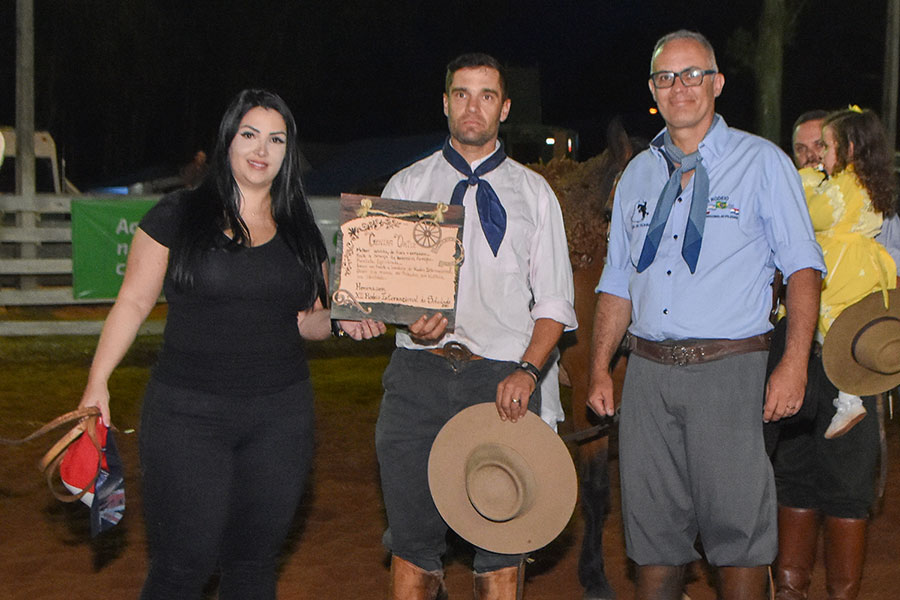 Aberto oficialmente um dos maiores rodeios do Rio Grande do Sul