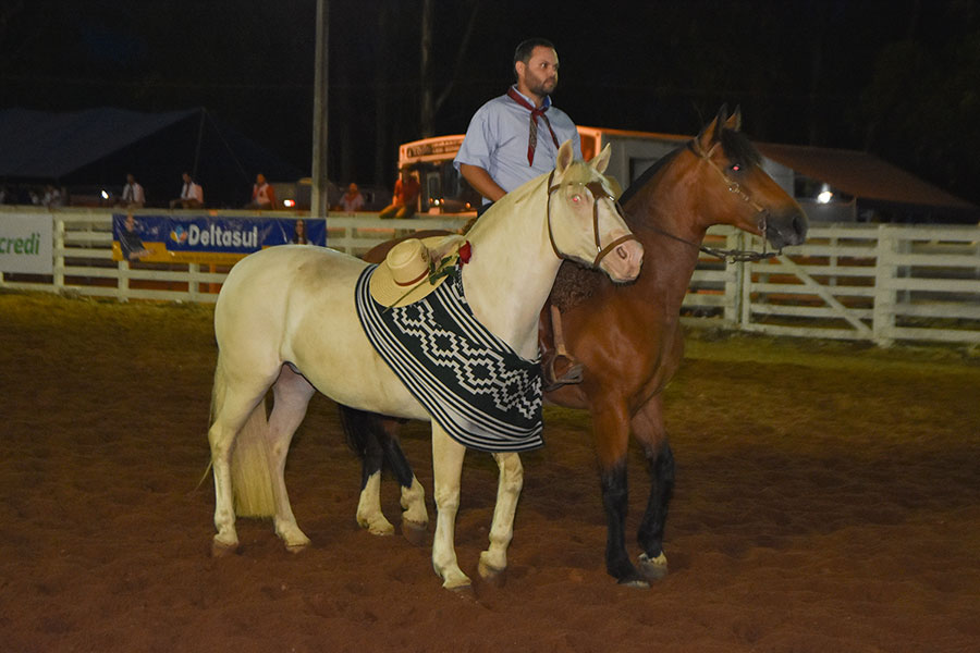 Aberto oficialmente um dos maiores rodeios do Rio Grande do Sul