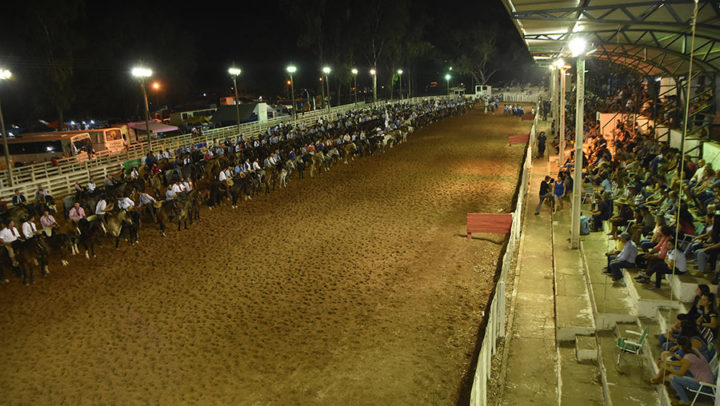 Aberto oficialmente um dos maiores rodeios do Rio Grande do Sul