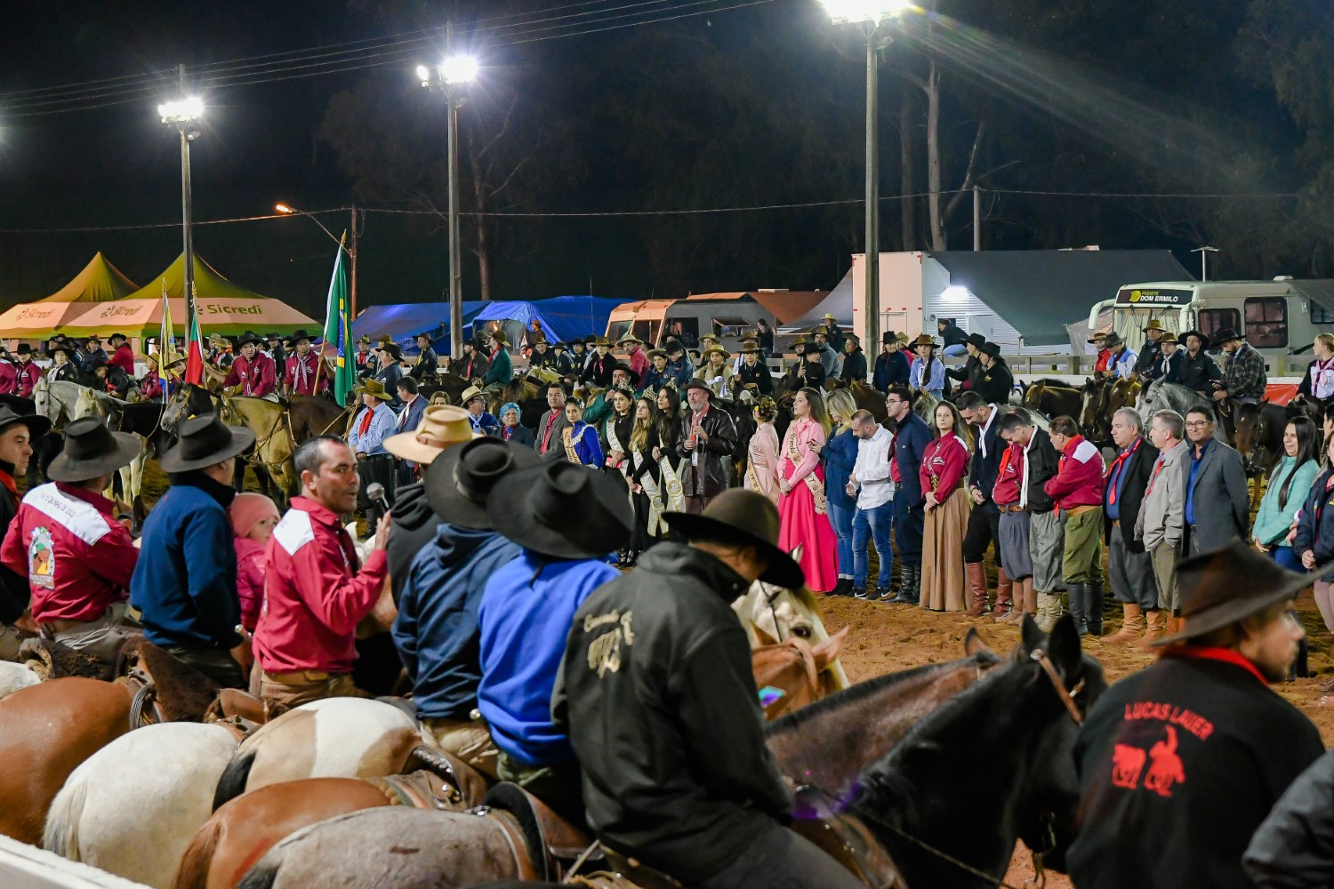 Aberto oficialmente o XIV Rodeio Internacional de Soledade