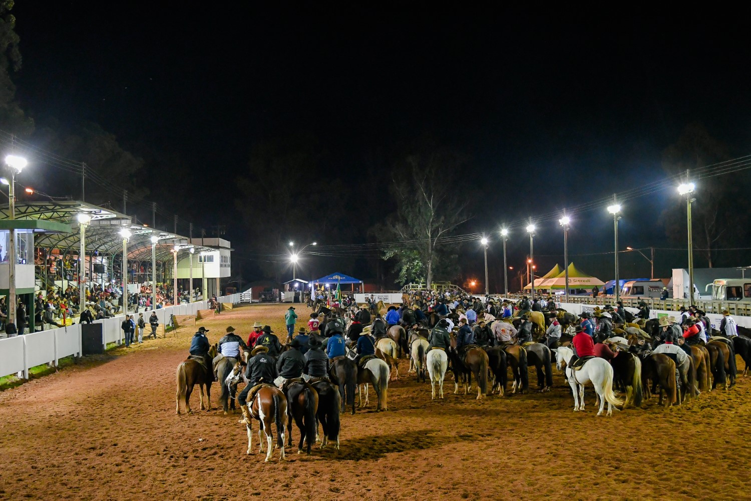 Aberto oficialmente o XIV Rodeio Internacional de Soledade