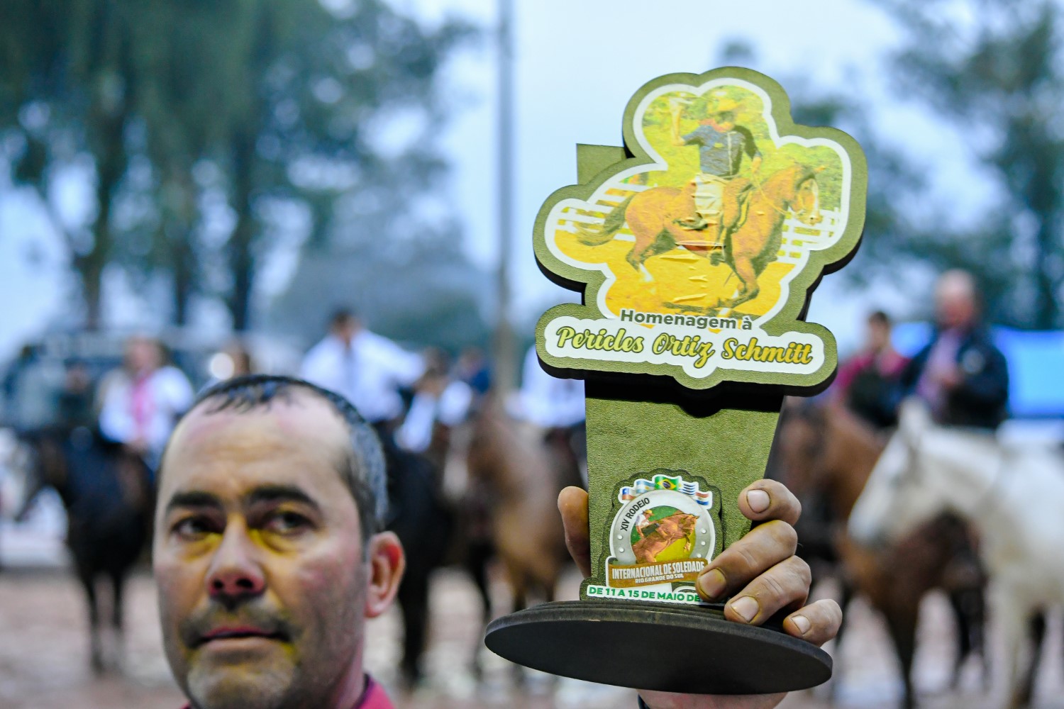 Péricles Ortiz Schimit é homenageado pelo Rodeio Internacional de Soledade